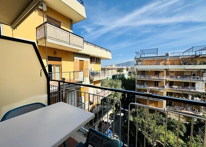 Alojamento de Acomodação e Pequeno-almoço Yourhome - Maison Degli Aranci 3*