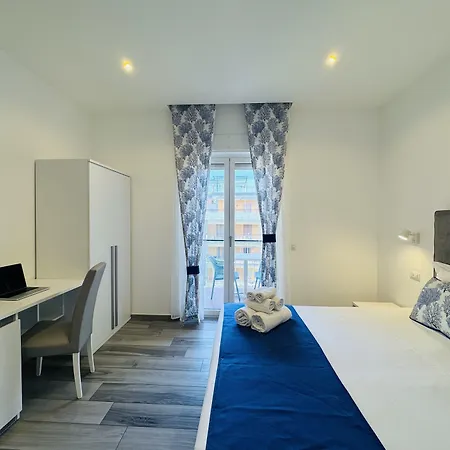 Yourhome - Maison Degli Aranci Nocleg ze śniadaniem 3*